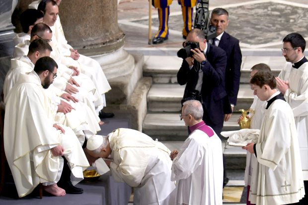World News: Pope urges Catholics to aid the oppressed